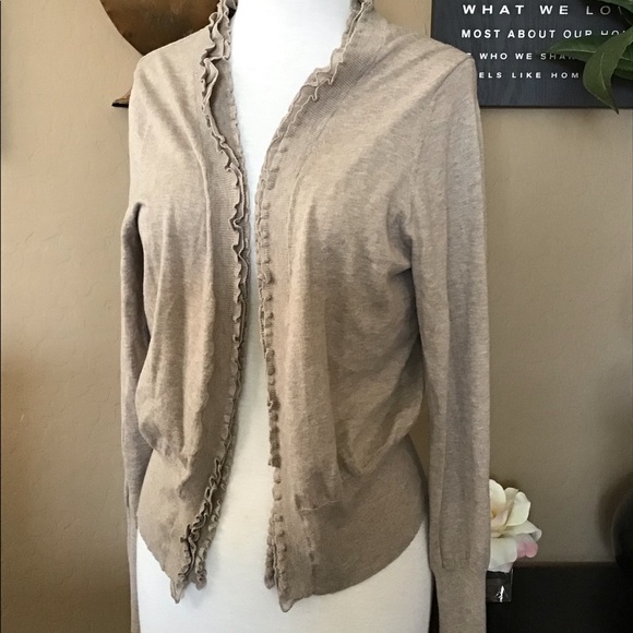 Banana Republic Sweaters - Banana Republic Ruffle Cropped Open Cardigan